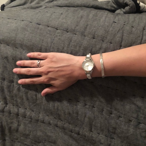 Women’s Fossil Watch - Picture 2 of 4